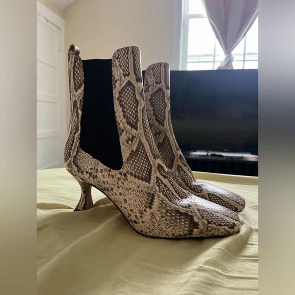 sam edelman | margo snake print kitten heel booties | size 8.5
